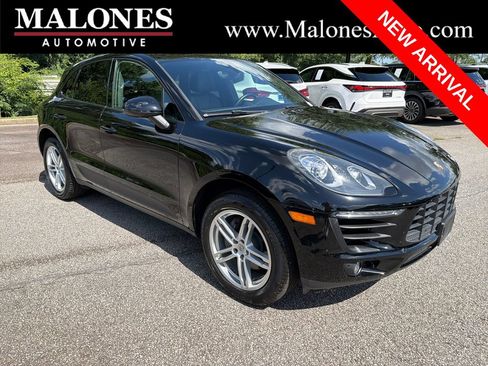 Used 2018 Porsche Macan AWD/4WD image 1