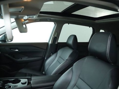 Used 2022 Nissan Rogue SL w/ SL Premium Package image 21