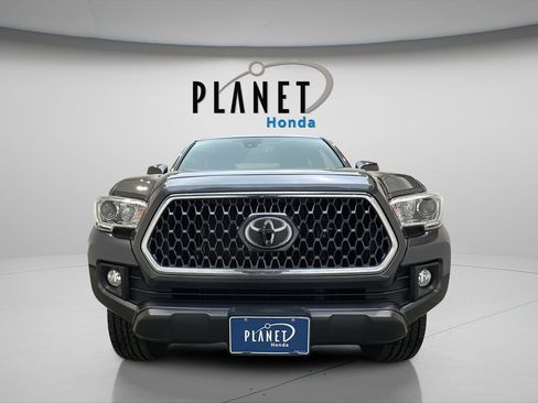 Used 2019 Toyota Tacoma TRD Off-Road w/ Technology Package AWD/4WD image 11