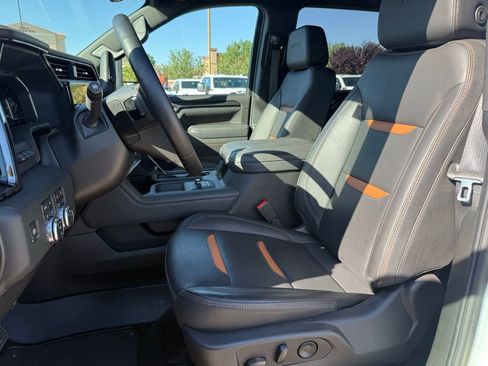Used 2025 GMC Sierra 2500 AT4 w/ AT4 Premium Plus Package AWD/4WD image 10