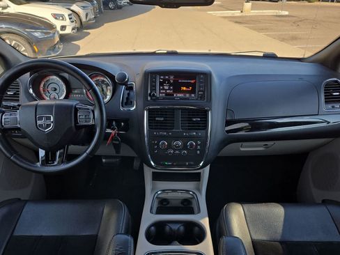 Used 2018 Dodge Grand Caravan SXT FWD image 15