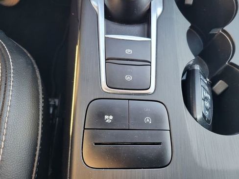 Certified 2020 Ford Escape SEL image 25