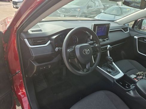 Used 2025 Toyota RAV4 XLE image 13