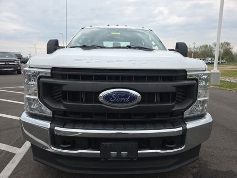 Used 2021 Ford F250 XL w/ Power Equipment Group image 3