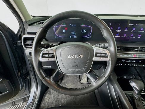 Certified 2023 Kia Telluride LX image 11