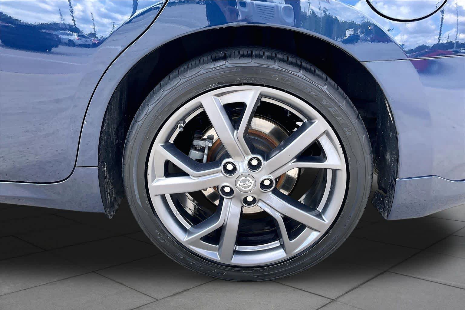 Used 2014 Nissan Maxima 3.5 SV w/ Sport Package FWD image 11