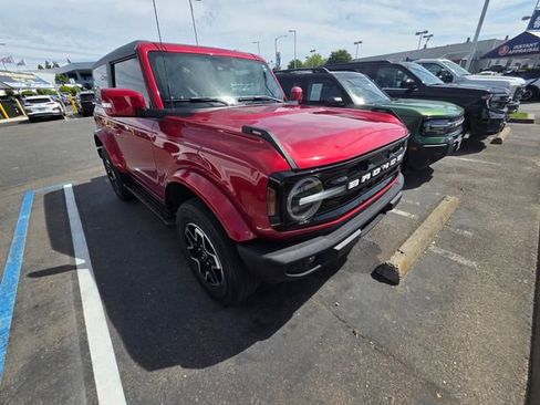 Used 2021 Ford Bronco Outer Banks image 2