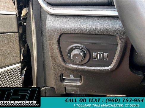 Used 2022 Jeep Grand Cherokee L Limited w/ Black Appearance Package AWD/4WD image 33