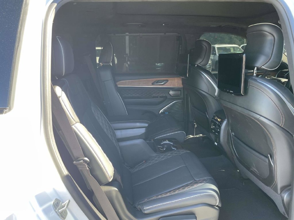 Certified 2023 Jeep Grand Cherokee L Summit AWD/4WD image 18