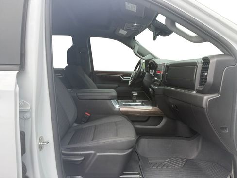 Used 2025 Chevrolet Silverado 1500 LT AWD/4WD image 15