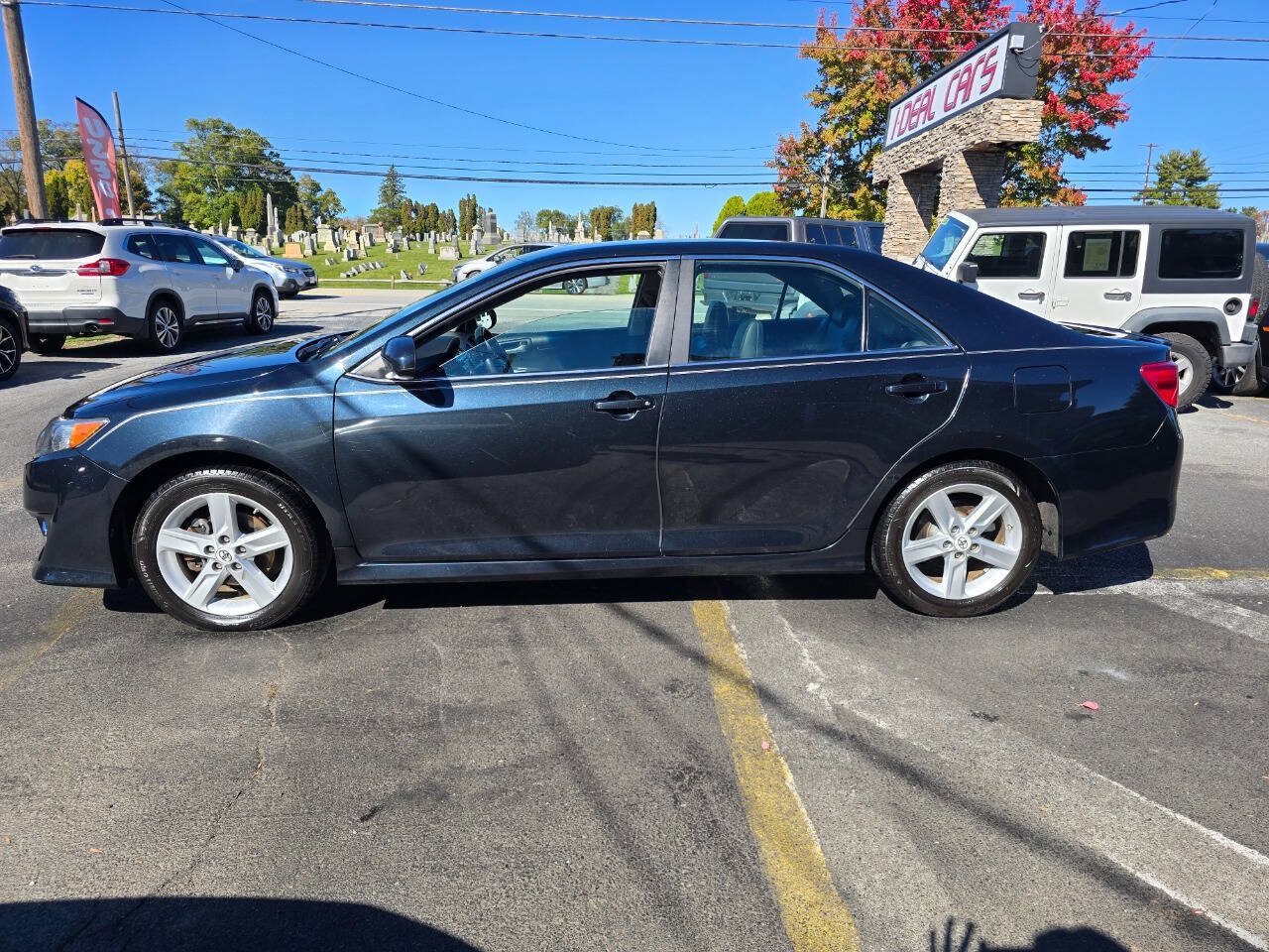 Used 2012 Toyota Camry SE FWD image 6