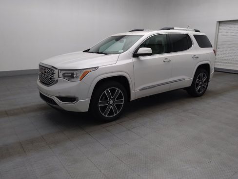 Used 2017 GMC Acadia Denali w/ Technology Package FWD image 2