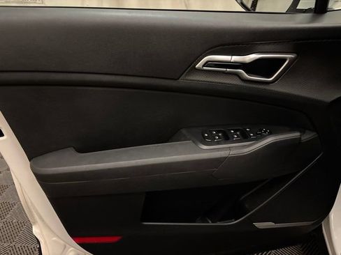Certified 2023 Kia Sportage LX AWD/4WD image 11