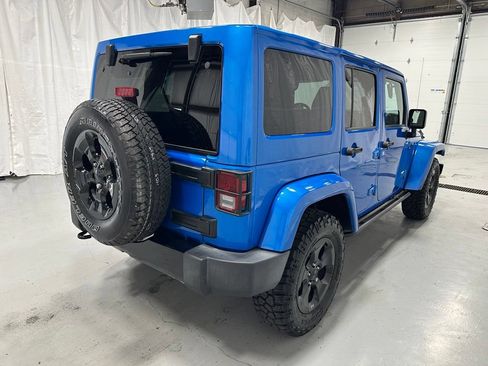 Used 2015 Jeep Wrangler Unlimited Sahara AWD/4WD image 5