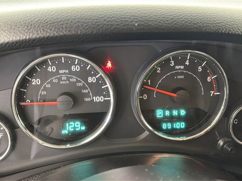 Used 2011 Jeep Wrangler Unlimited Sport image 15