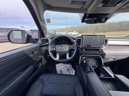 Used 2024 Toyota Sequoia Limited image 27