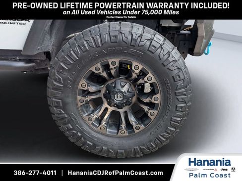 Used 2017 Jeep Wrangler Unlimited Rubicon w/ Connectivity Group AWD/4WD image 10