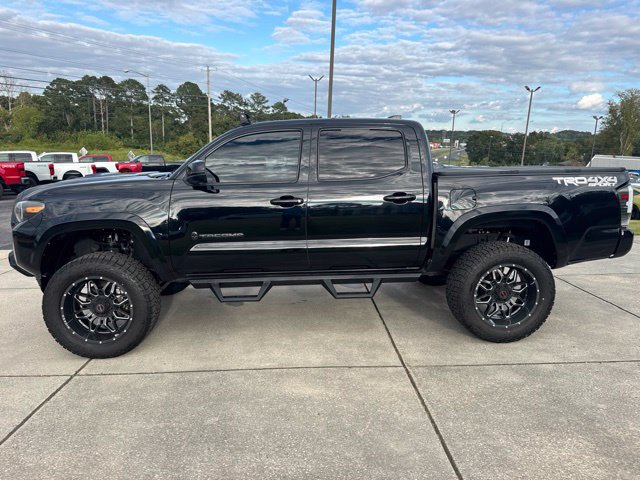 Used 2021 Toyota Tacoma TRD Sport w/ Technology Package AWD/4WD image 4