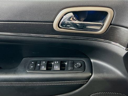 Used 2017 Jeep Grand Cherokee Limited AWD/4WD image 14