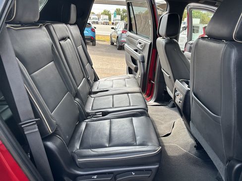 Used 2021 GMC Yukon SLT w/ SLT Premium Package AWD/4WD image 28