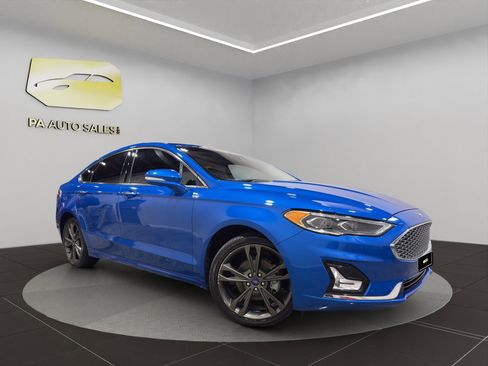 Used 2020 Ford Fusion Titanium image 1