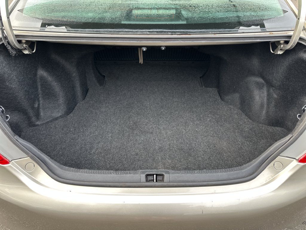Used 2013 Toyota Camry LE FWD image 17