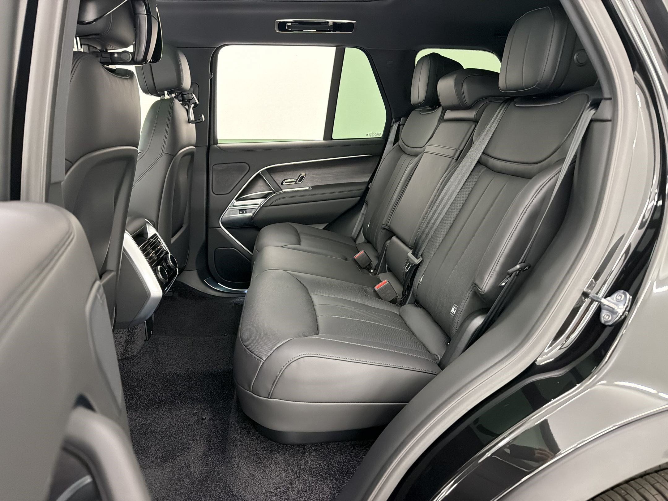 New 2026 Land Rover Range Rover SE AWD/4WD image 27