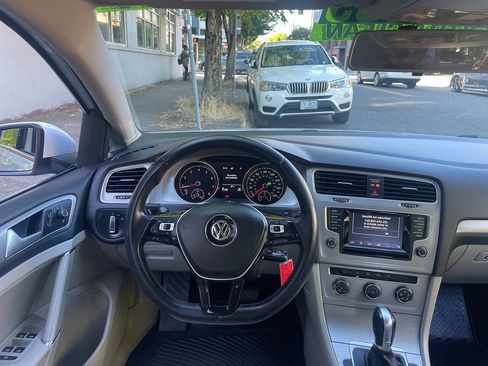 Used 2015 Volkswagen Golf S FWD image 15