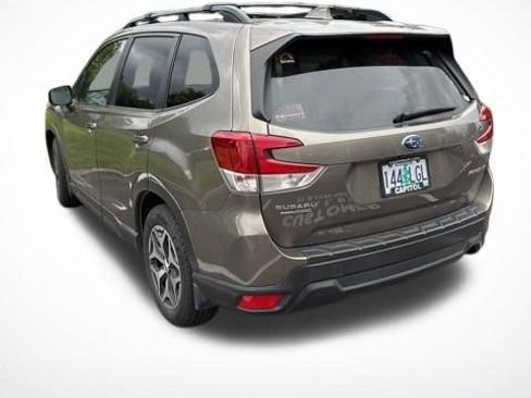 Used 2019 Subaru Forester Premium AWD/4WD image 5