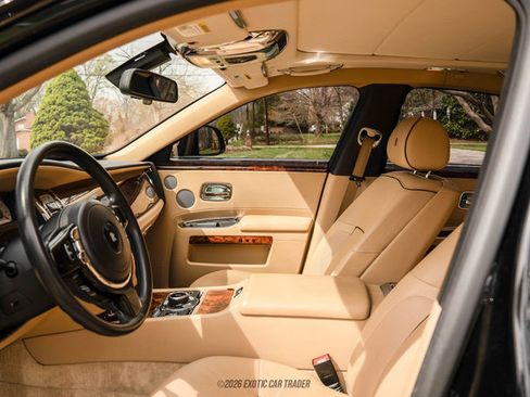 Used 2014 Rolls-Royce Ghost image 77