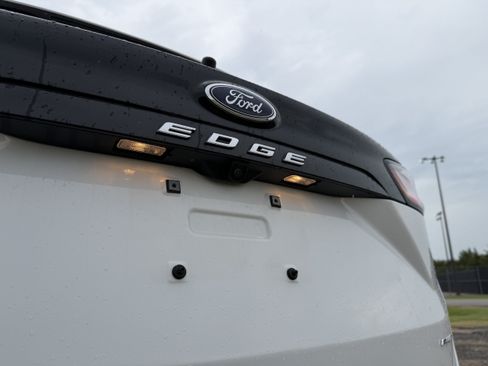 Used 2024 Ford Edge SEL w/ Convenience Package AWD/4WD image 10