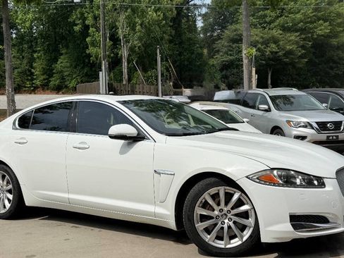 Used 2013 Jaguar XF RWD image 2