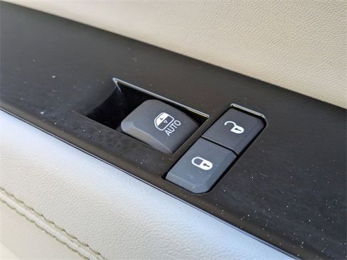 Used 2024 Jeep Wagoneer L Series II w/ Flexible Seating Group image 38