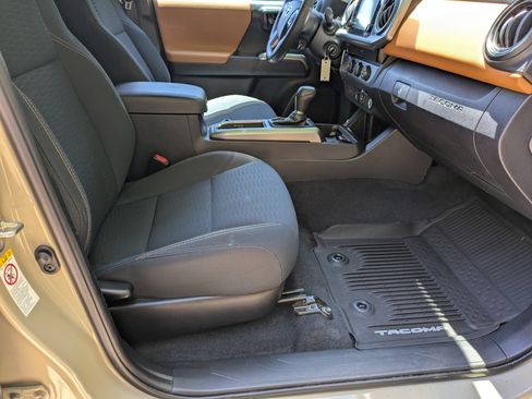 Used 2019 Toyota Tacoma SR5 RWD image 34