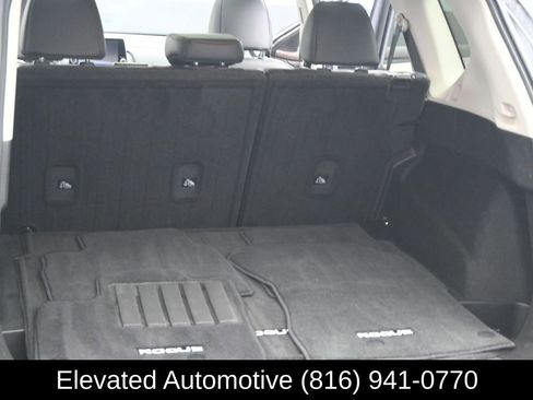 Used 2023 Nissan Rogue SV w/ SV Premium Package image 19