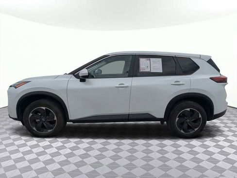 Used 2024 Nissan Rogue SV FWD image 6