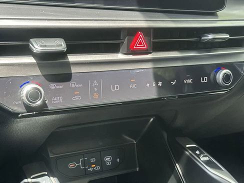 Certified 2025 Kia Sorento S w/ Panoramic Sunroof Package FWD image 20
