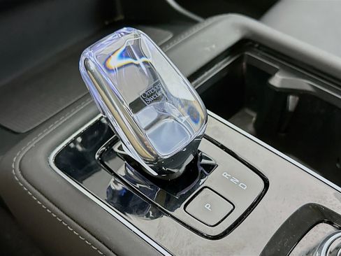 Used 2025 Volvo XC90 B5 Plus image 25