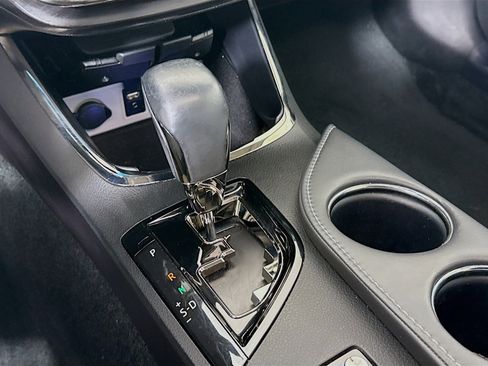 Used 2018 Toyota Avalon Limited image 19
