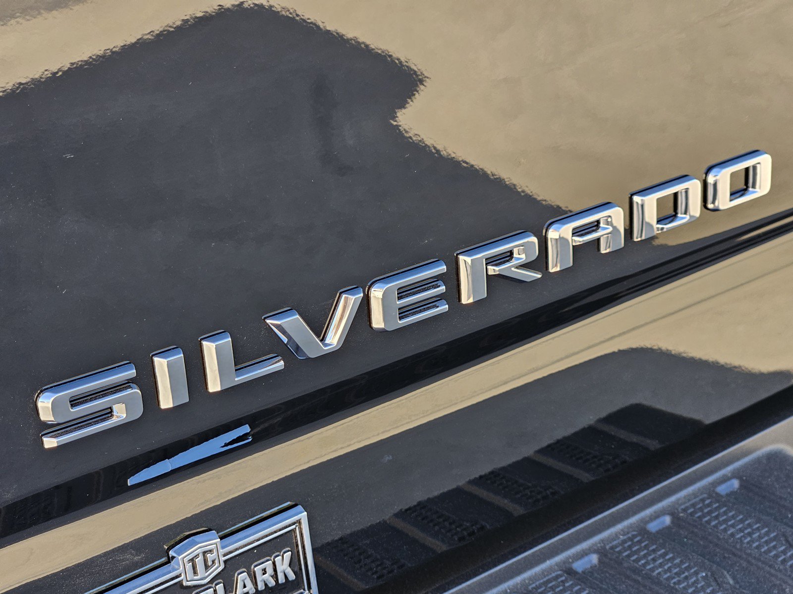 New 2026 Chevrolet Silverado 2500 High Country w/ High Country Premium Package AWD/4WD image 8