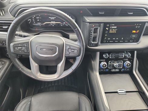 Used 2022 GMC Yukon Denali w/ Denali Premium Package AWD/4WD image 11