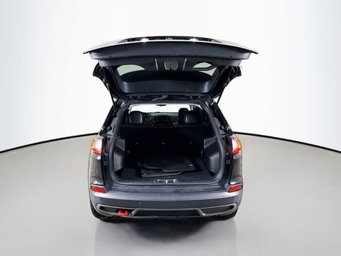 Used 2019 Jeep Cherokee Trailhawk image 23