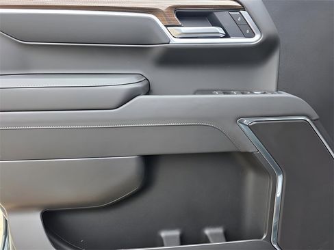 New 2026 Chevrolet Silverado 1500 LT w/ LPO, Dark Essentials Package image 18