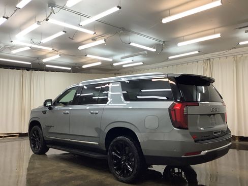 New 2026 GMC Yukon XL Elevation image 10