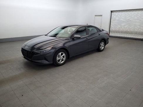 Used 2023 Hyundai Elantra SE FWD image 2