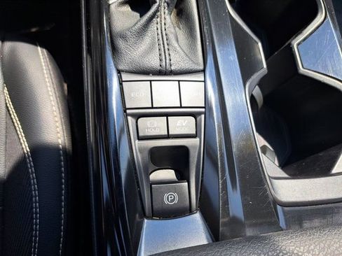 Used 2025 Toyota Camry SE w/ Convenience Package FWD image 21