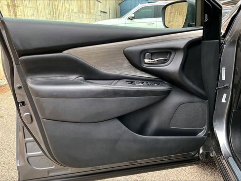 Used 2018 Nissan Murano SV image 21