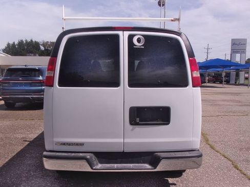 Used 2019 Chevrolet Express 3500 LT w/ LT Preferred Equipment Group RWD image 6