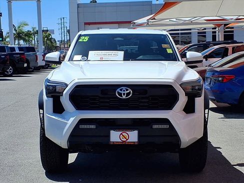 Certified 2025 Toyota Tacoma TRD Off-Road image 2