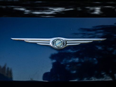 Used 2005 Chrysler 300 Touring image 16